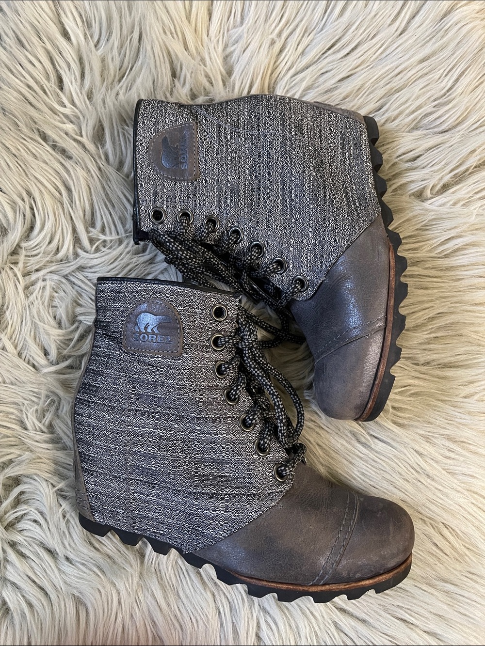 Sorel Gray Lace-Up Women's Hiking Boot